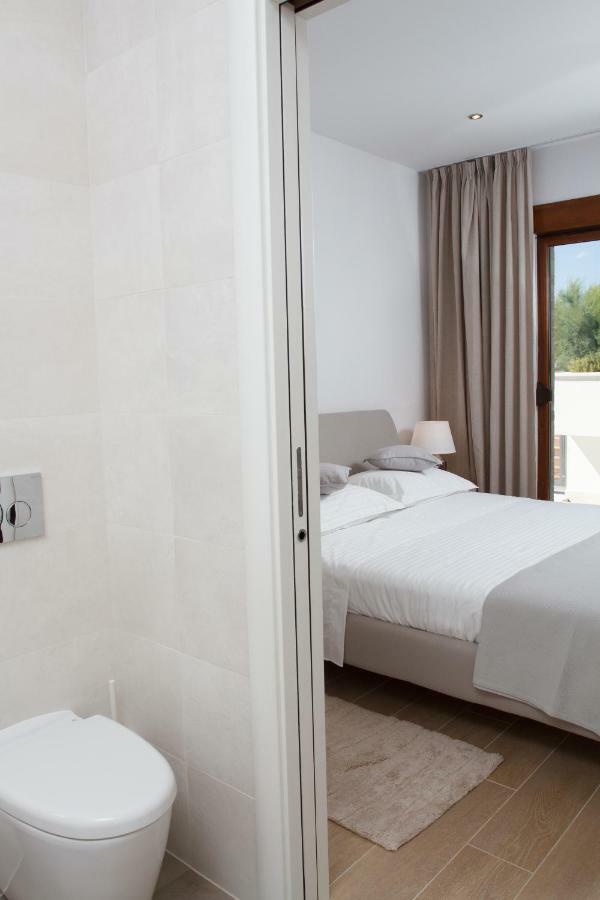 Luxury Poolside Villa Slatine Εξωτερικό φωτογραφία