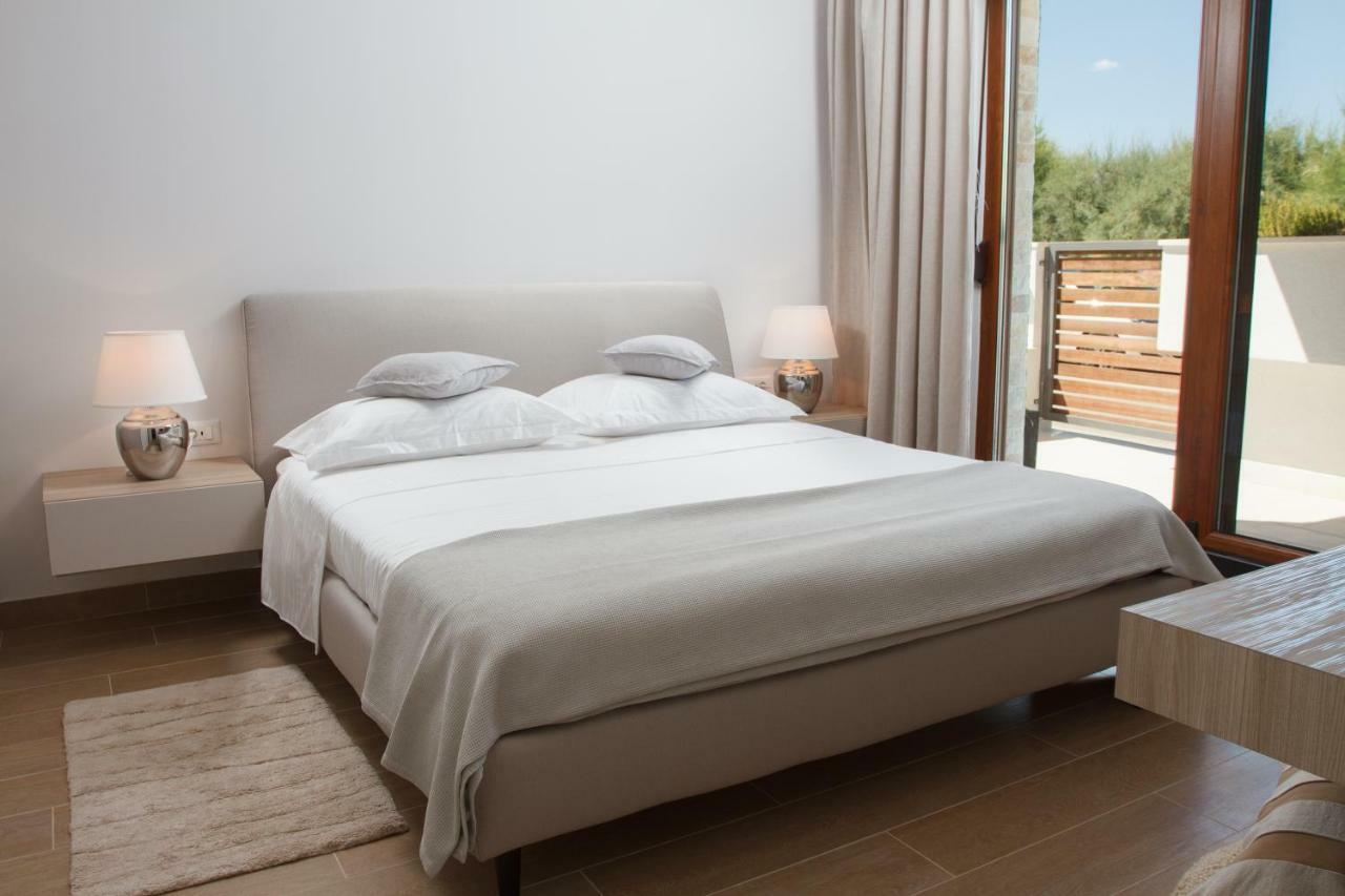 Luxury Poolside Villa Slatine Εξωτερικό φωτογραφία