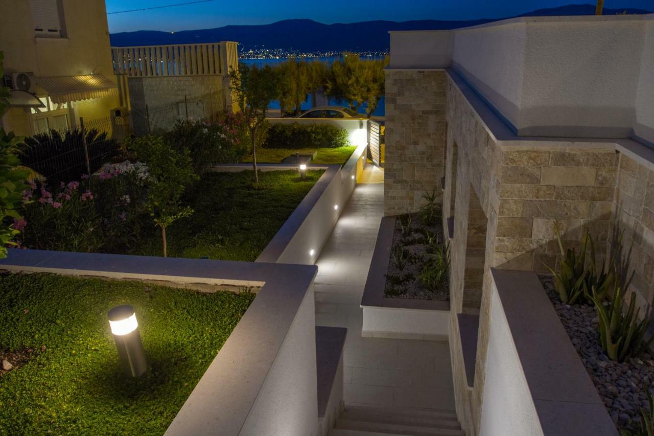 Luxury Poolside Villa Slatine Εξωτερικό φωτογραφία