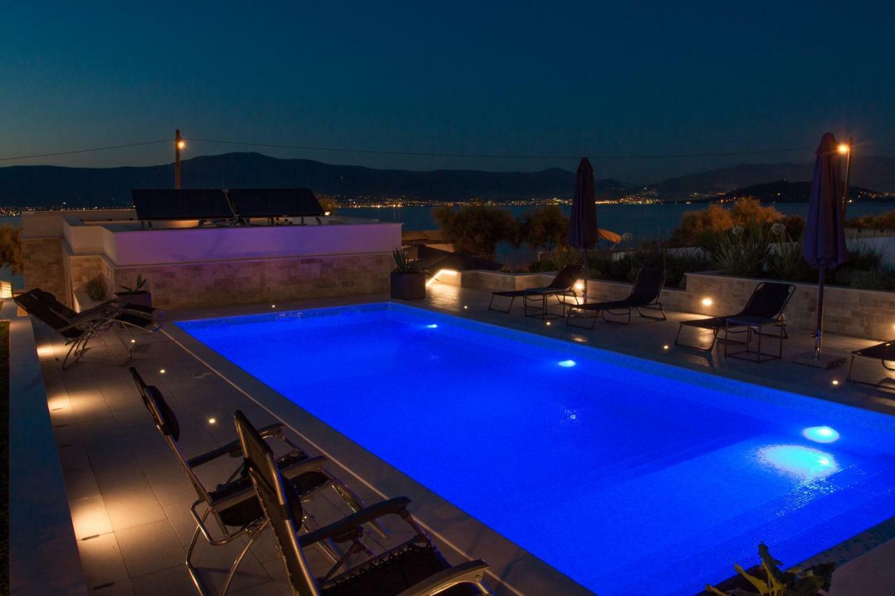 Luxury Poolside Villa Slatine Εξωτερικό φωτογραφία